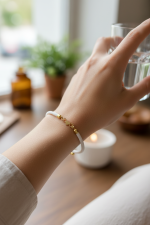 دستبند طلا 18 عیار زنانه مدل سه قلب کد 04 - Image 2